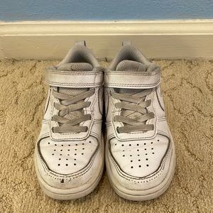 Used white boys Nike sneakers size 11c (toddler)